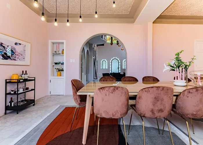 Сasa de vacaciones Artistic Haven In Roma Norte With Outdoor Dining