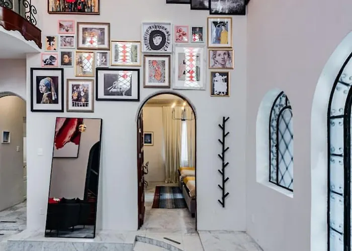 Сasa de vacaciones Artistic Haven In Roma Norte With Outdoor Dining *